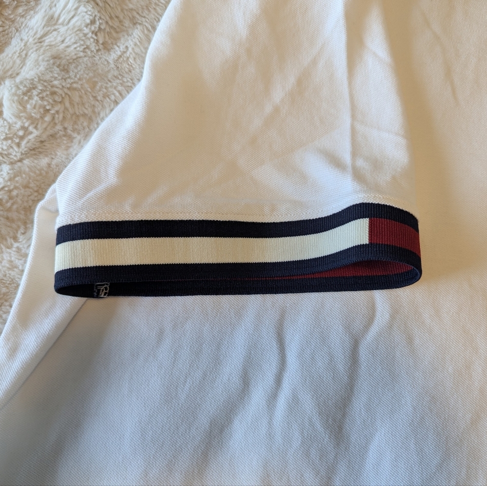 Tommy Hilfiger White Short Sleeve Tee - Picture 5 of 7